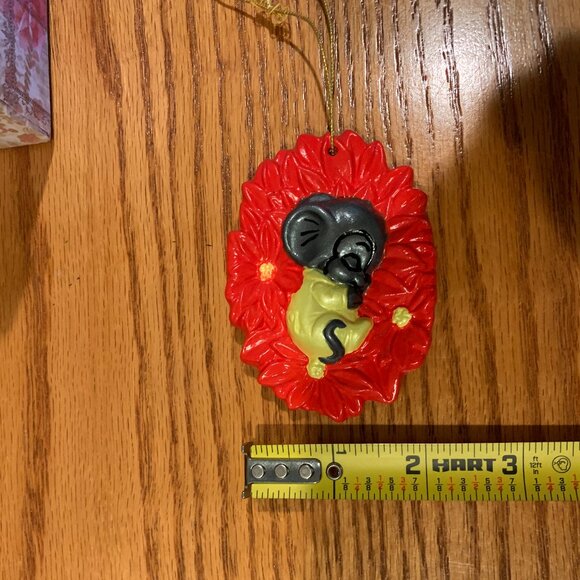 VINTAGE HANDMADE CERAMIC CHRISTMAS ORNAMENT, MOUSE SLEEPING ON POINSETTIAS - Picture 4 of 4